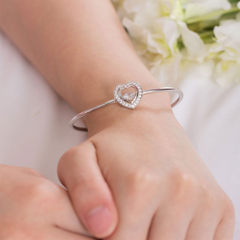 The Amora Set - heart bangle detail view
