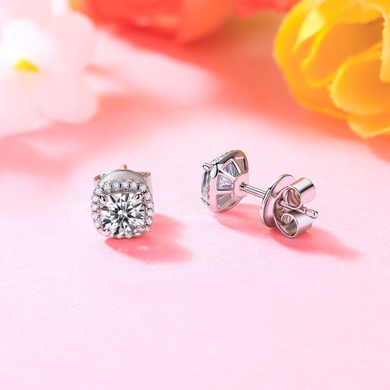 0.6ct Cushion Cut Moissanite Stud Earrings - Close Up | SelinJewels
