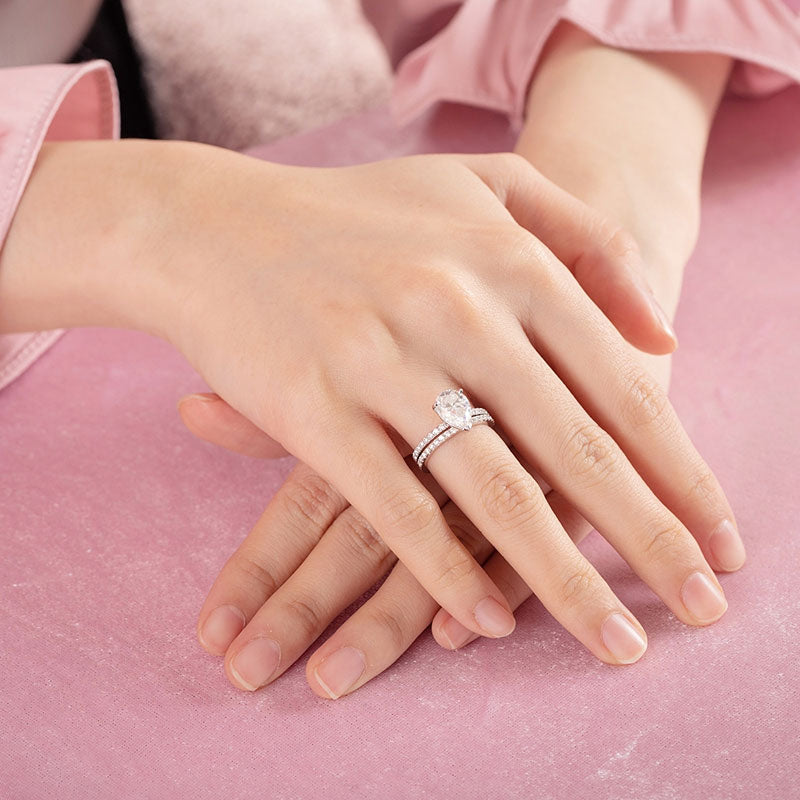2 Carat Pear Cut Moissanite Diamond Ring Set - View 4 | SelinJewels