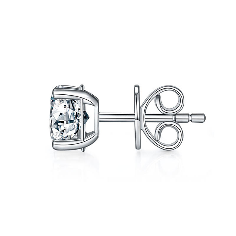 1ct Moissanite Men's Stud Earring Silver - Close Up | SelinJewels