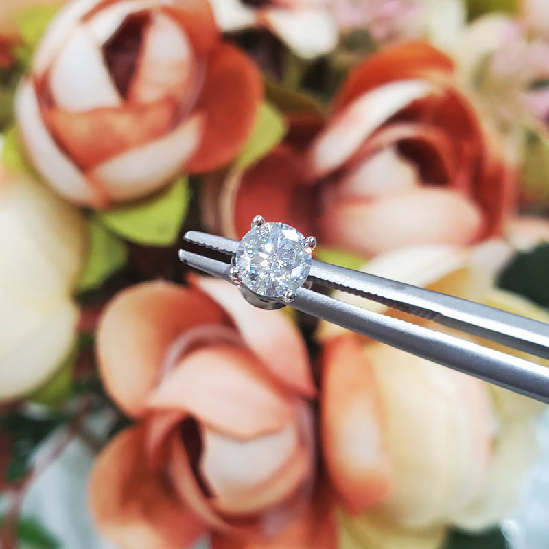 0.5ct Moissanite Unisex Stud Earring Silver - Angle View | SelinJewels
