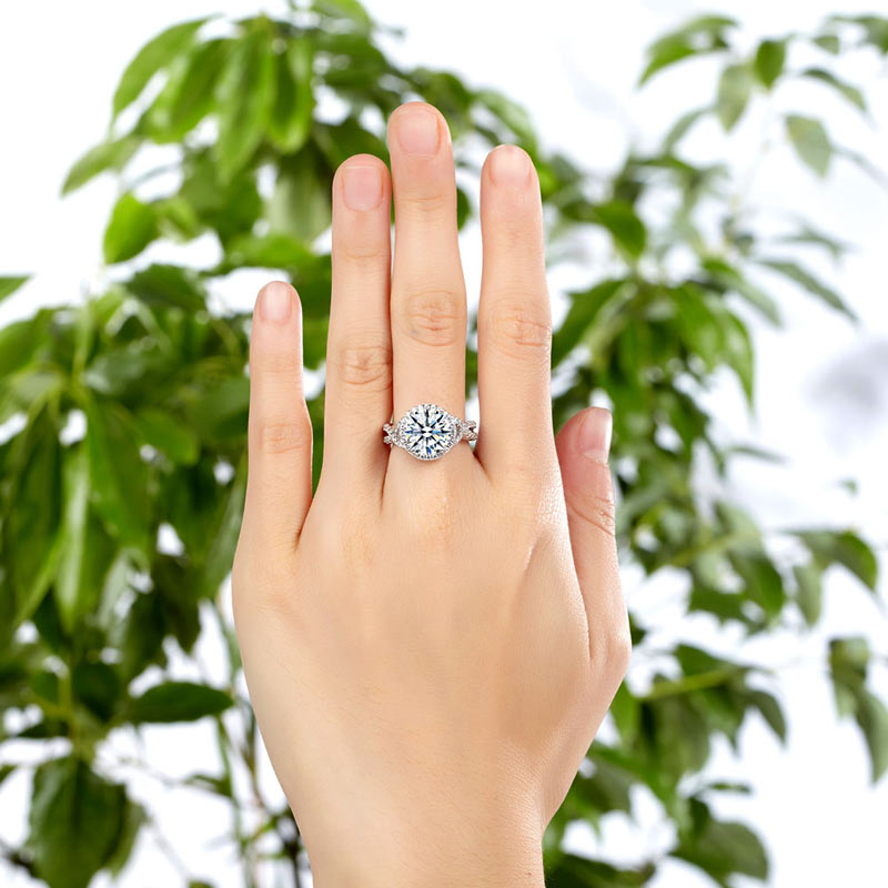 3 Carat Simulated Diamond Luxury Wedding Ring - View 2 | SelinJewels