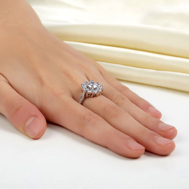 The Lumi Set - snowflake ring hand view