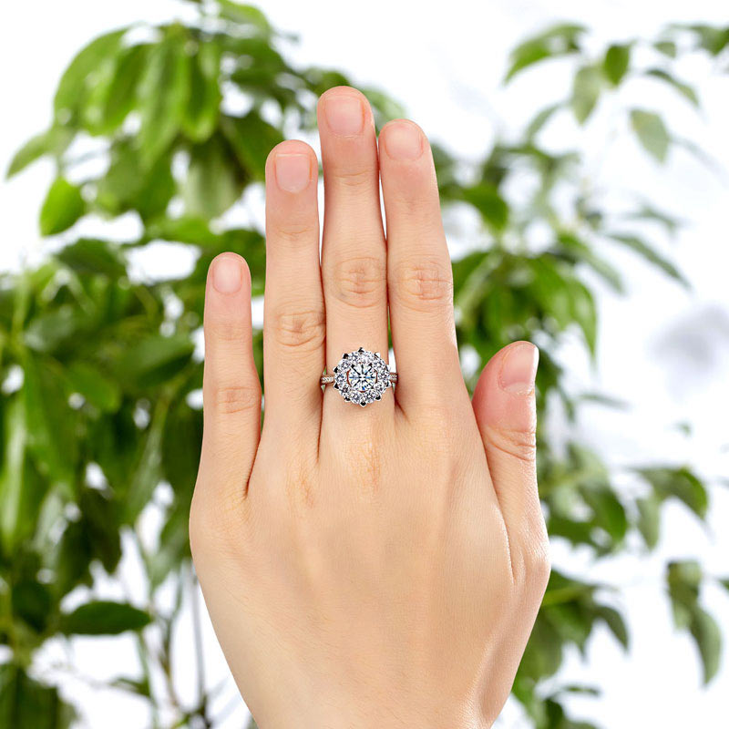The Lumi Set - snowflake ring second hand view