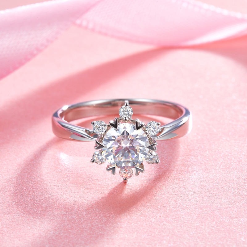 The Fleur Set - flower moissanite ring detail view