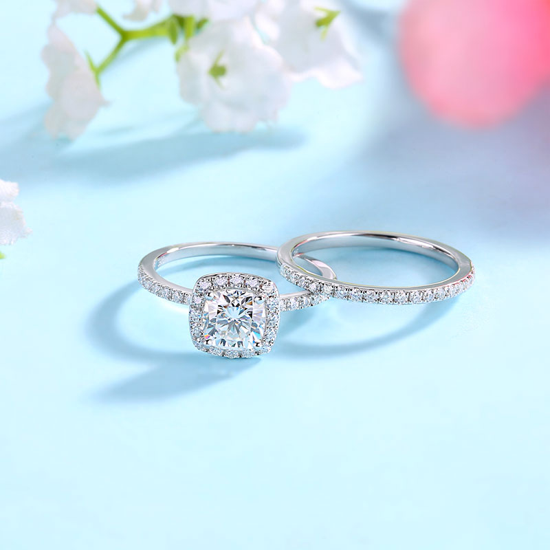 Cushion Cut Moissanite Diamond Ring Set - View 8 | SelinJewels