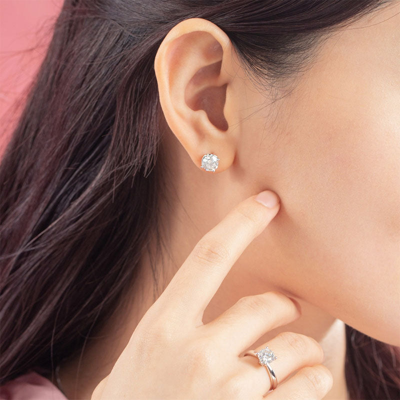 1ct Moissanite 4 Prong Stud Earrings Silver - Detail View | SelinJewels