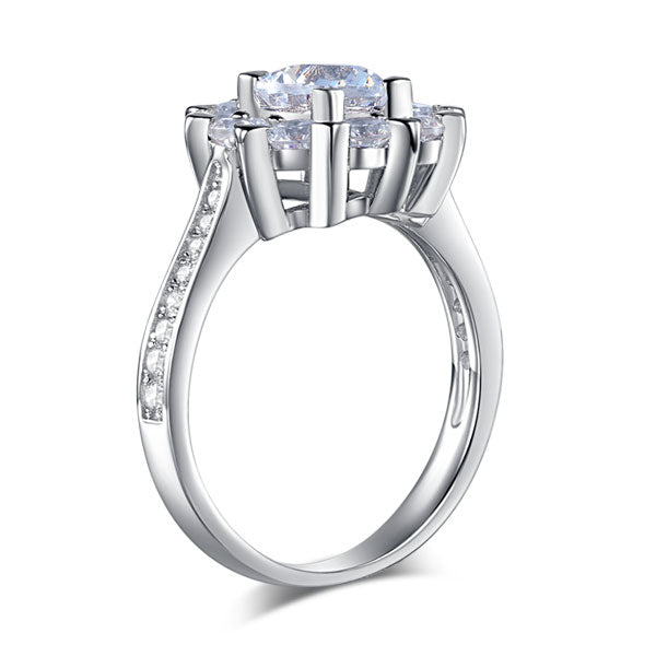 The Lumi Set - snowflake ring detail view