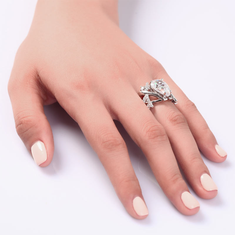 The Elara Set - pear cut ring hand view