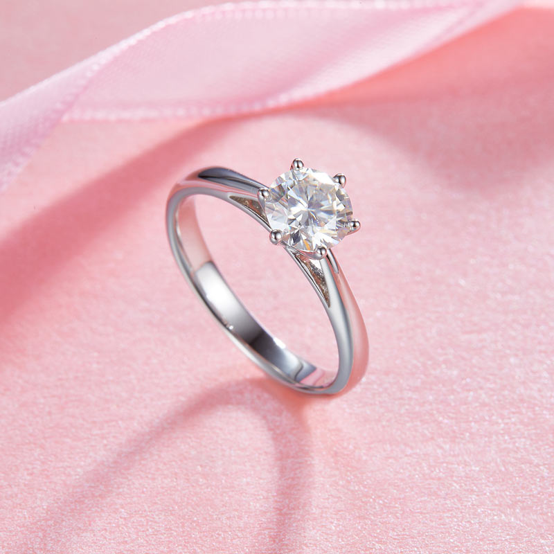 The Solenne Set - moissanite ring detail view
