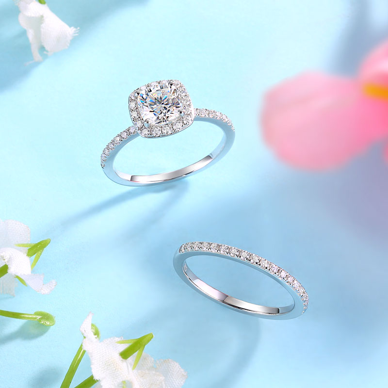 Cushion Cut Moissanite Diamond Ring Set - View 3 | SelinJewels